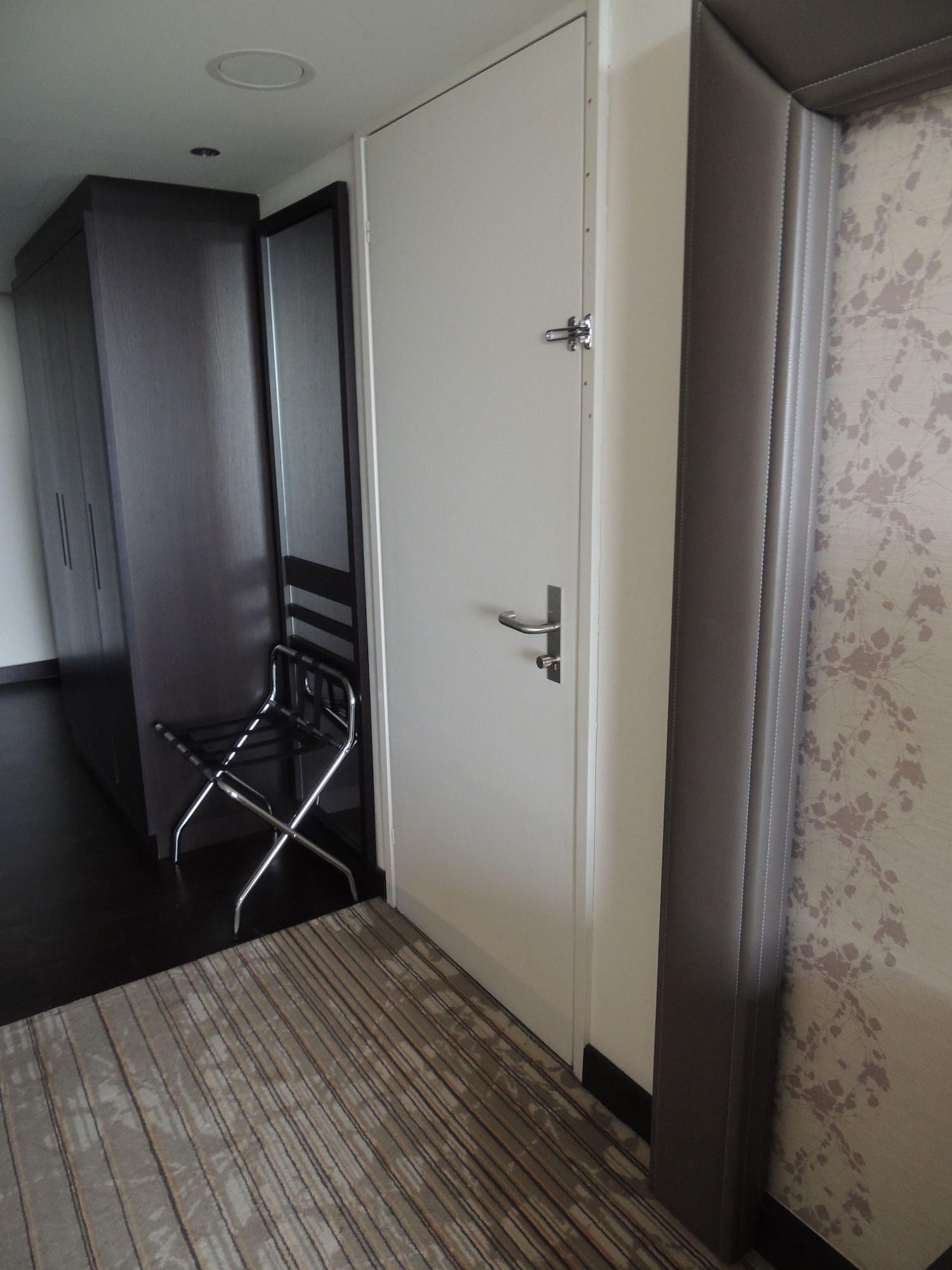 Hilton Park 4*