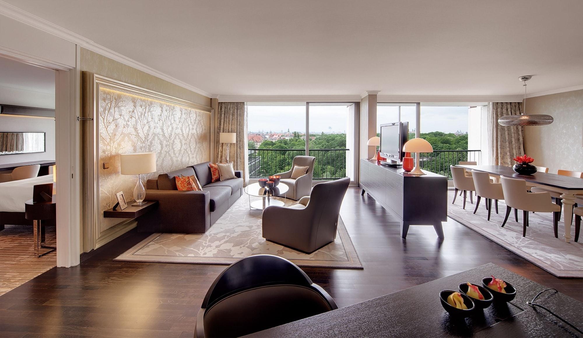 Hilton Park Hotel 4*
