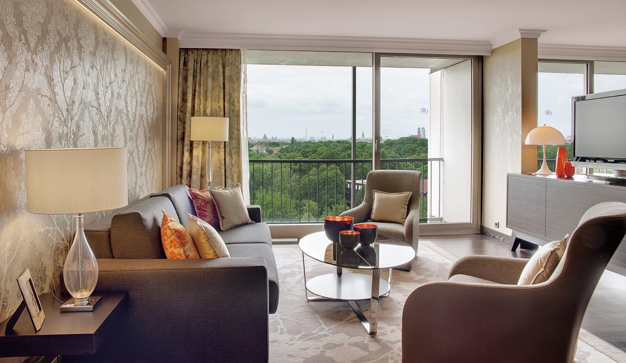 Hilton Park 4*